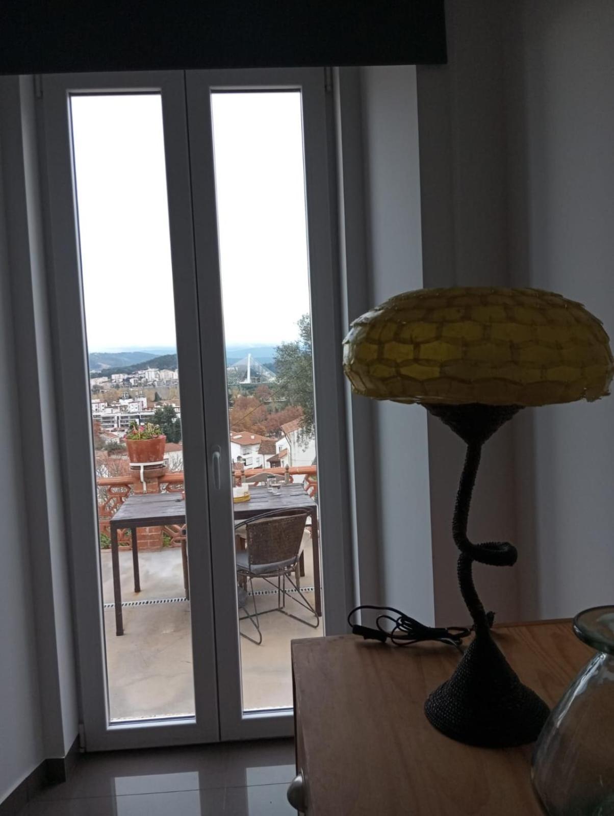 Casa Com Vista Sob A Cidade! โกอิมบรา ภายนอก รูปภาพ